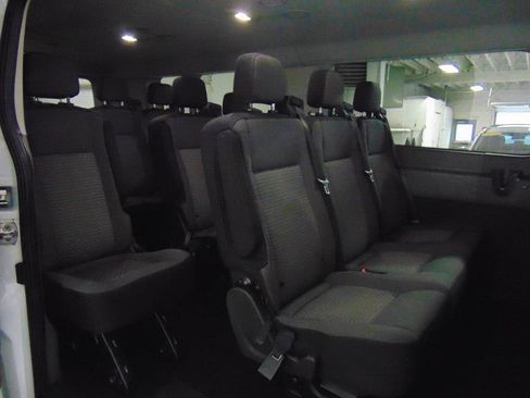 Used 2023 Ford Transit 350 XLT image 8
