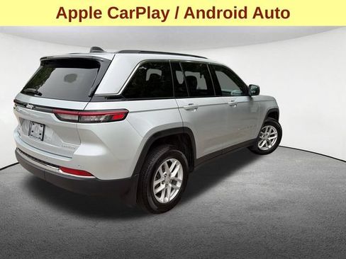 Used 2025 Jeep Grand Cherokee Laredo X w/ MOPAR Finishing Package AWD/4WD image 7