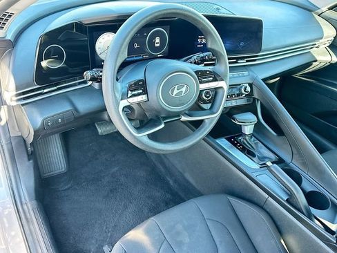 Used 2024 Hyundai Elantra SEL image 9