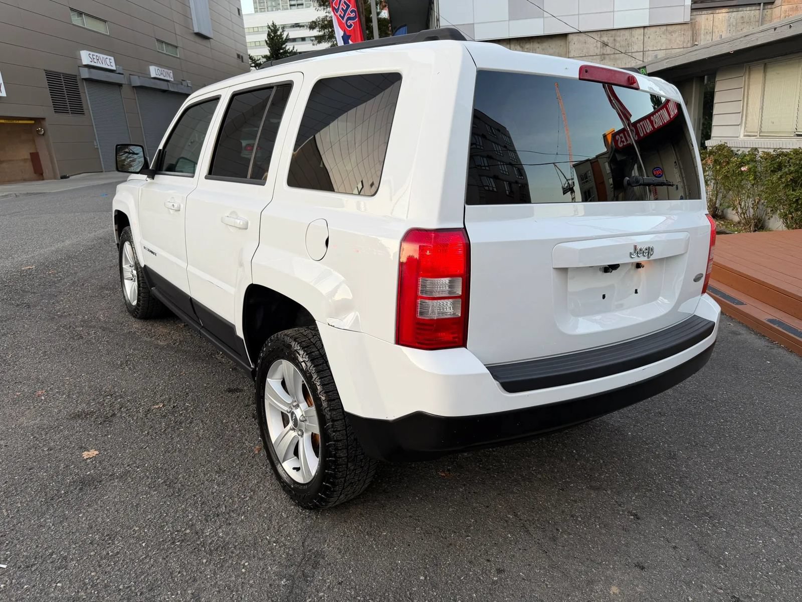 Used 2013 Jeep Patriot Latitude FWD image 8