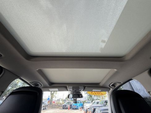 Used 2015 Mercedes-Benz GLK 350 2WD image 19