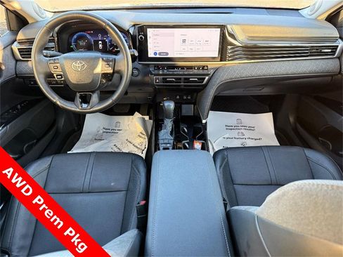 Used 2025 Toyota Camry XLE image 13