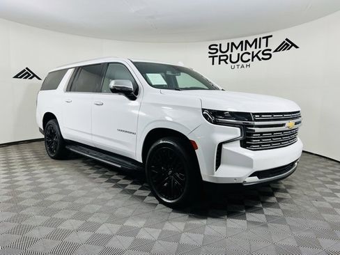 Used 2022 Chevrolet Suburban Premier image 1