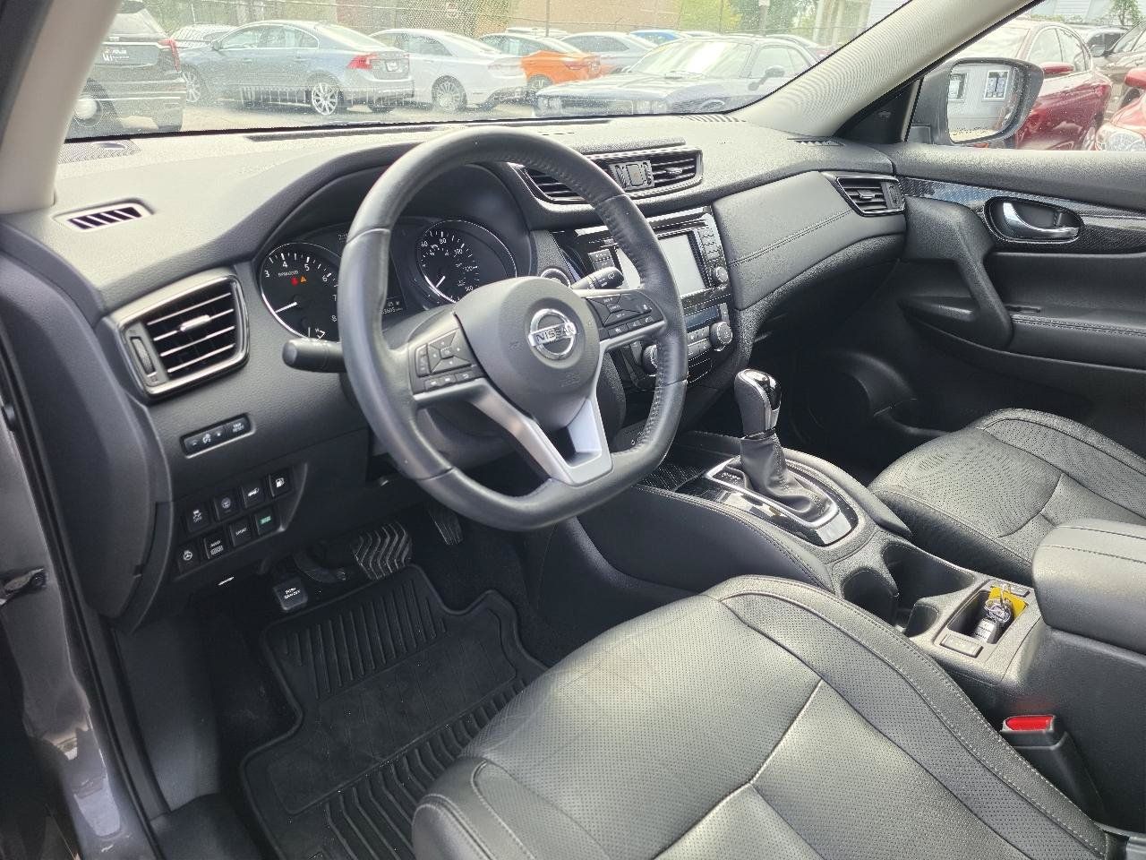 Used 2018 Nissan Rogue SL w/ Premium Package AWD/4WD image 14