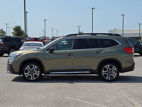 Used 2025 Subaru Ascent Limited AWD/4WD image 3