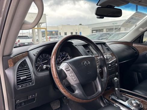 Used 2017 INFINITI QX80 4WD w/ Driver Assistance Package image 16