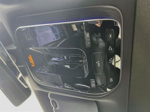 Certified 2025 Mercedes-Benz C 300 4MATIC Sedan image 14