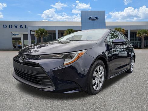 Used 2023 Toyota Corolla LE image 7