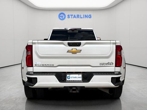 Used 2024 Chevrolet Silverado 3500 High Country w/ High Country Premium Package AWD/4WD image 8