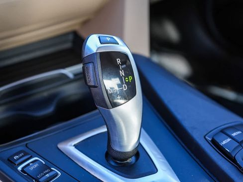 Used 2018 BMW 320i Sedan RWD image 20