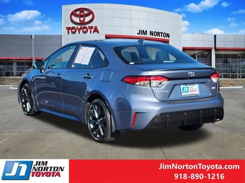 Used 2025 Toyota Corolla SE w/ SE Premium Package FWD image 8