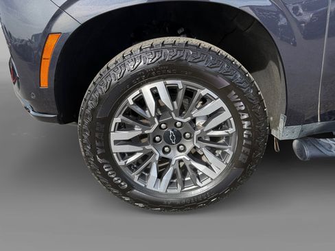 Used 2025 Chevrolet Tahoe Z71 w/ Comfort Package image 9