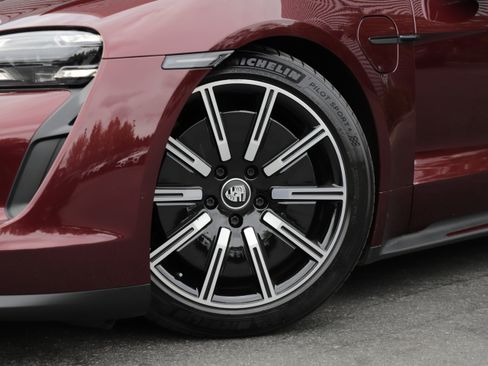 Used 2021 Porsche Taycan 4S AWD/4WD image 2