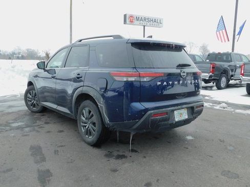 Used 2024 Nissan Pathfinder SV image 7