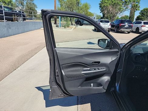New 2025 Nissan Kicks Play S image 11