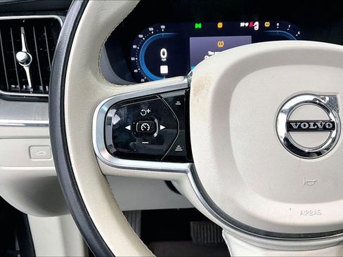 Certified 2023 Volvo XC60 B5 Ultimate w/ Climate Package image 27