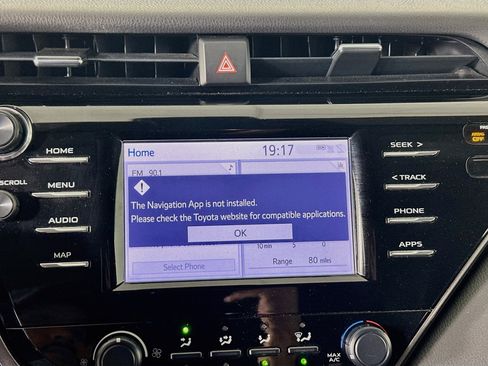 Used 2019 Toyota Camry LE FWD image 21