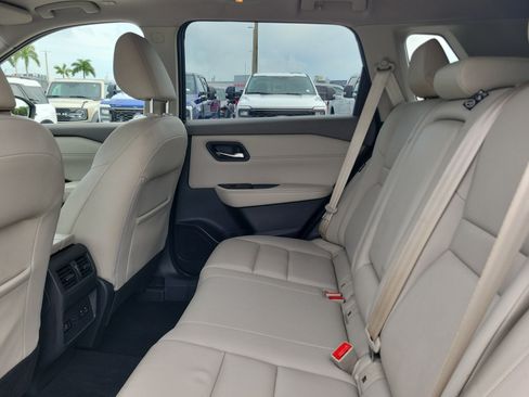 Used 2022 Nissan Rogue SL FWD image 15