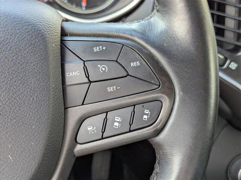 Used 2019 Jeep Cherokee Trailhawk AWD/4WD image 12