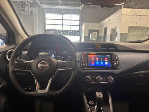 Used 2025 Nissan Versa SV image 33