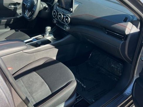 Used 2025 Nissan Sentra SR image 15