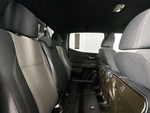 Used 2020 Toyota Tacoma TRD Off-Road w/ Technology Package AWD/4WD image 41