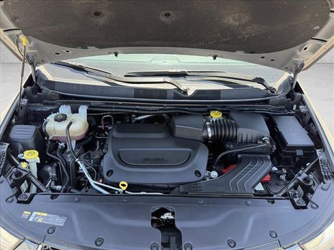 Used 2022 Chrysler Pacifica Touring-L FWD image 25