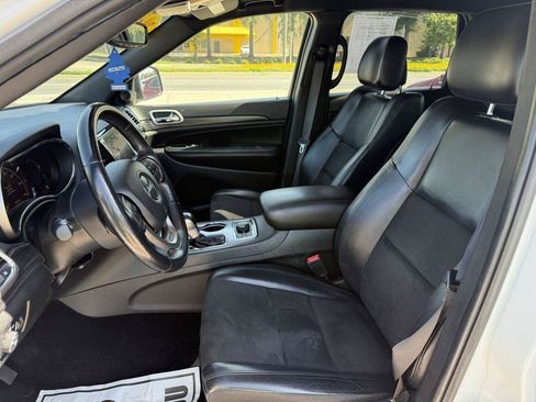 Used 2022 Jeep Grand Cherokee Laredo X AWD/4WD image 11