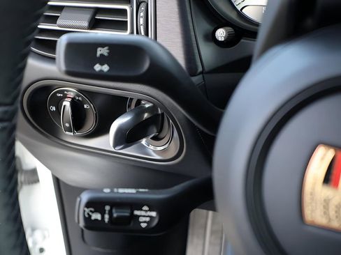 Certified 2024 Porsche Macan GTS image 33