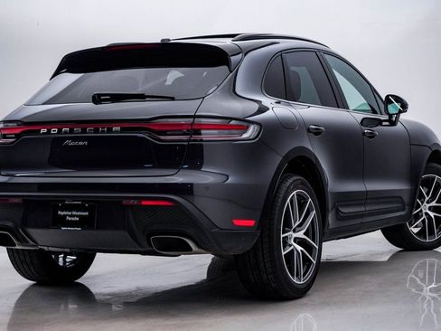 Certified 2025 Porsche Macan AWD/4WD image 11