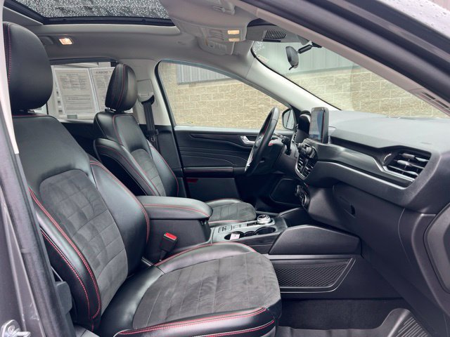 Used 2021 Ford Escape SEL w/ SEL Stealth AWD Package image 11