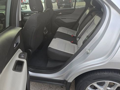 Used 2022 Chevrolet Equinox LT image 8