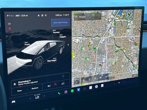 Used 2024 Tesla Cybertruck AWD Crew Cab image 17