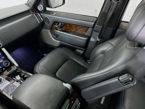 Used 2018 Land Rover Range Rover Supercharged image 26