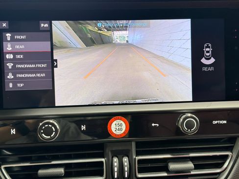 Certified 2026 Porsche Macan AWD/4WD image 33
