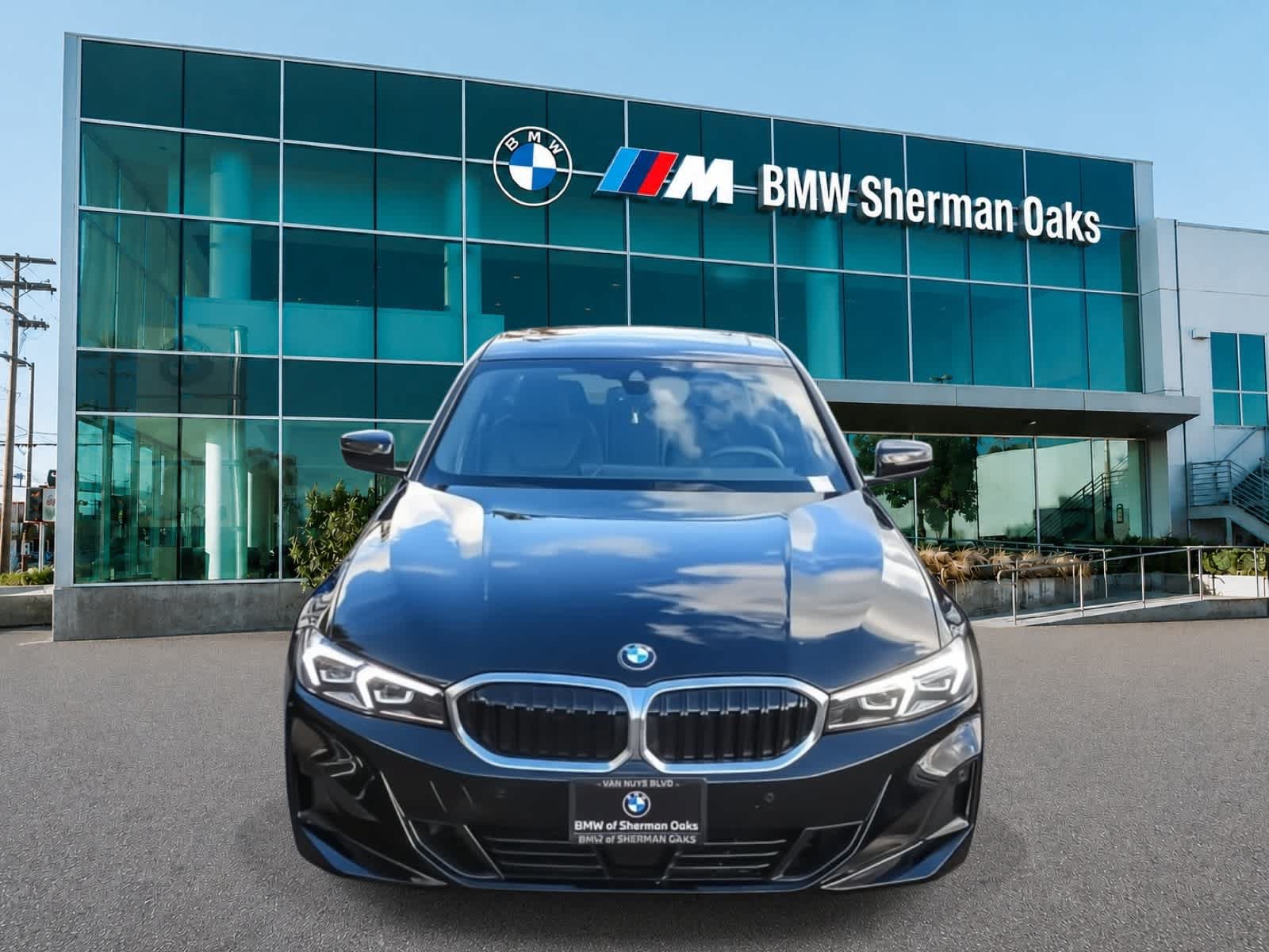 Used 2026 BMW 330i Sedan w/ Convenience Package RWD image 4