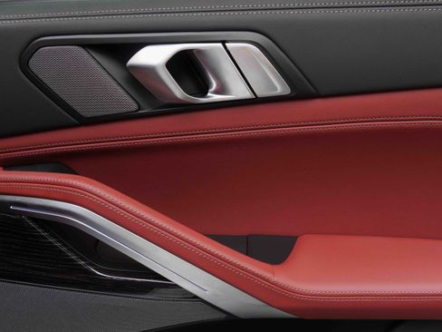 Certified 2025 BMW X6 M60i image 32