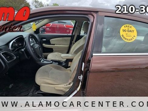 Used 2012 Chrysler 200 LX FWD image 28