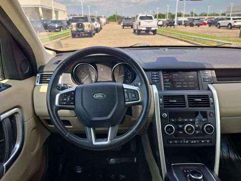Used 2019 Land Rover Discovery Sport HSE AWD/4WD image 28