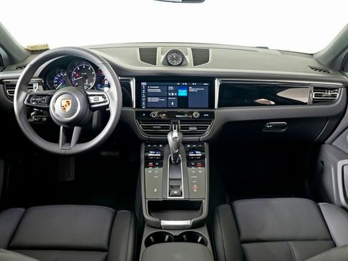 New 2026 Porsche Macan image 18
