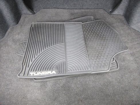 Used 2010 Toyota Camry LE FWD image 45
