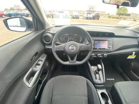New 2025 Nissan Kicks Play S image 11