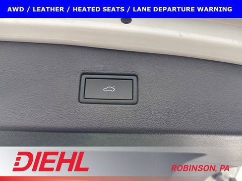 Used 2024 Volkswagen Tiguan SE image 10