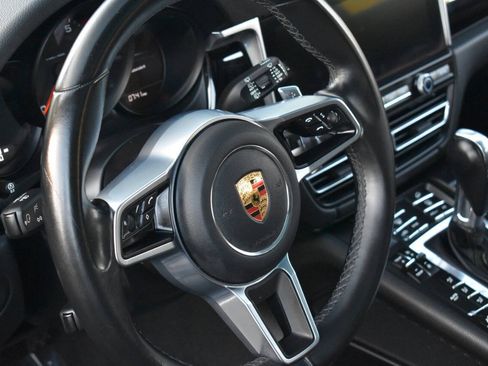 Used 2021 Porsche Macan AWD/4WD image 33