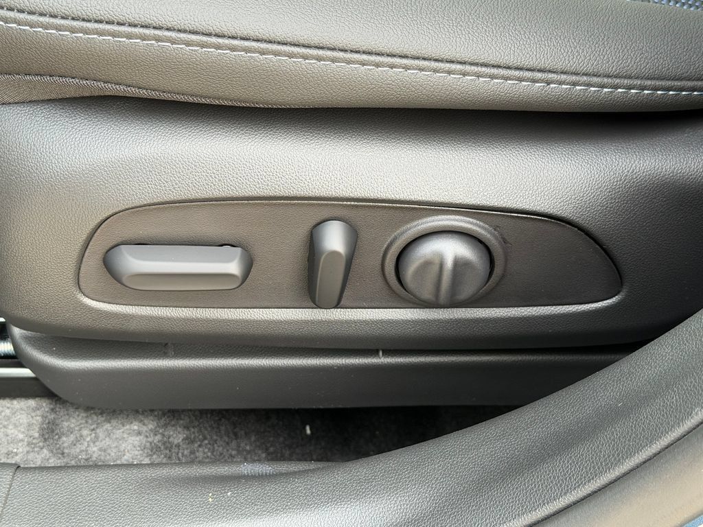 New 2026 Buick Envista Sport Touring w/ Convenience I Package FWD image 25