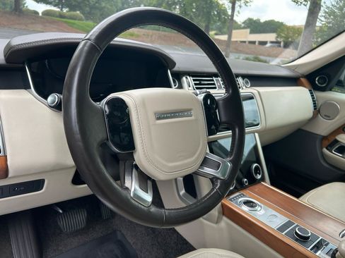 Used 2018 Land Rover Range Rover HSE AWD/4WD image 13