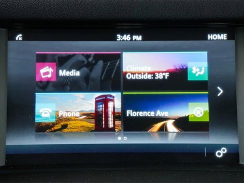 Used 2019 Land Rover Discovery Sport SE image 37