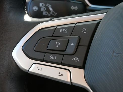 Certified 2023 Volkswagen Jetta SE image 25