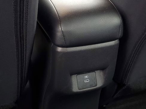 Used 2023 Nissan Versa SV image 28