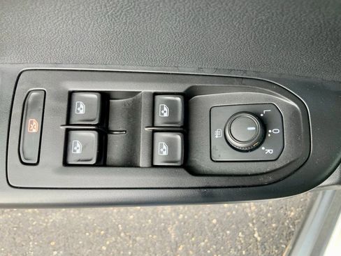Used 2023 Volkswagen Taos SE AWD/4WD image 17